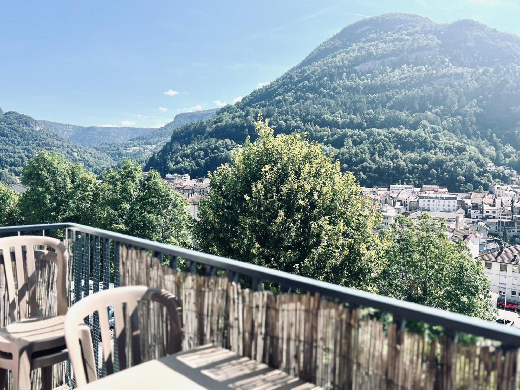 Le Balcon Du Boulevard Bellevue Saint-Claude Exterior foto